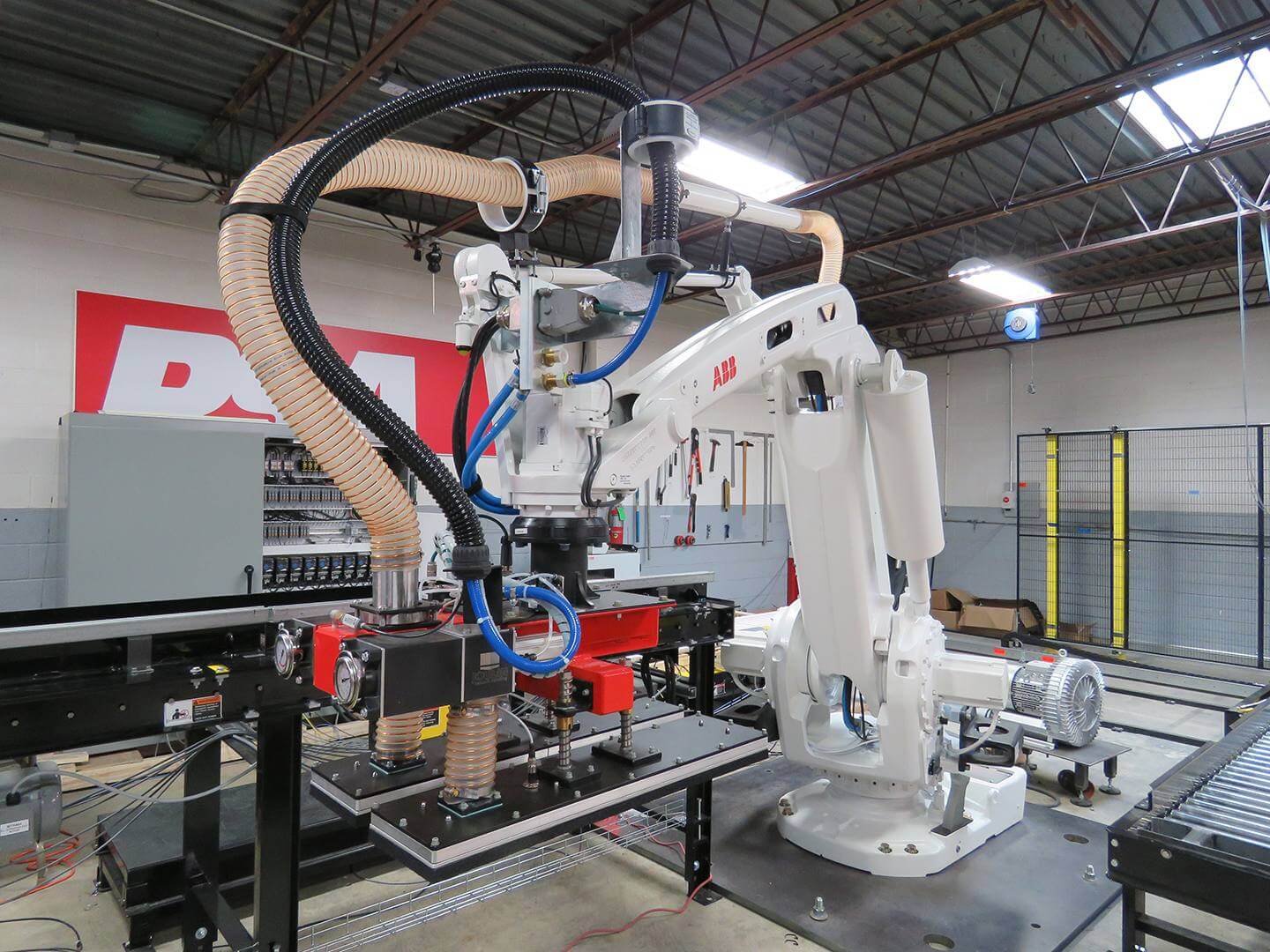 Corner board handling robotic automation machine